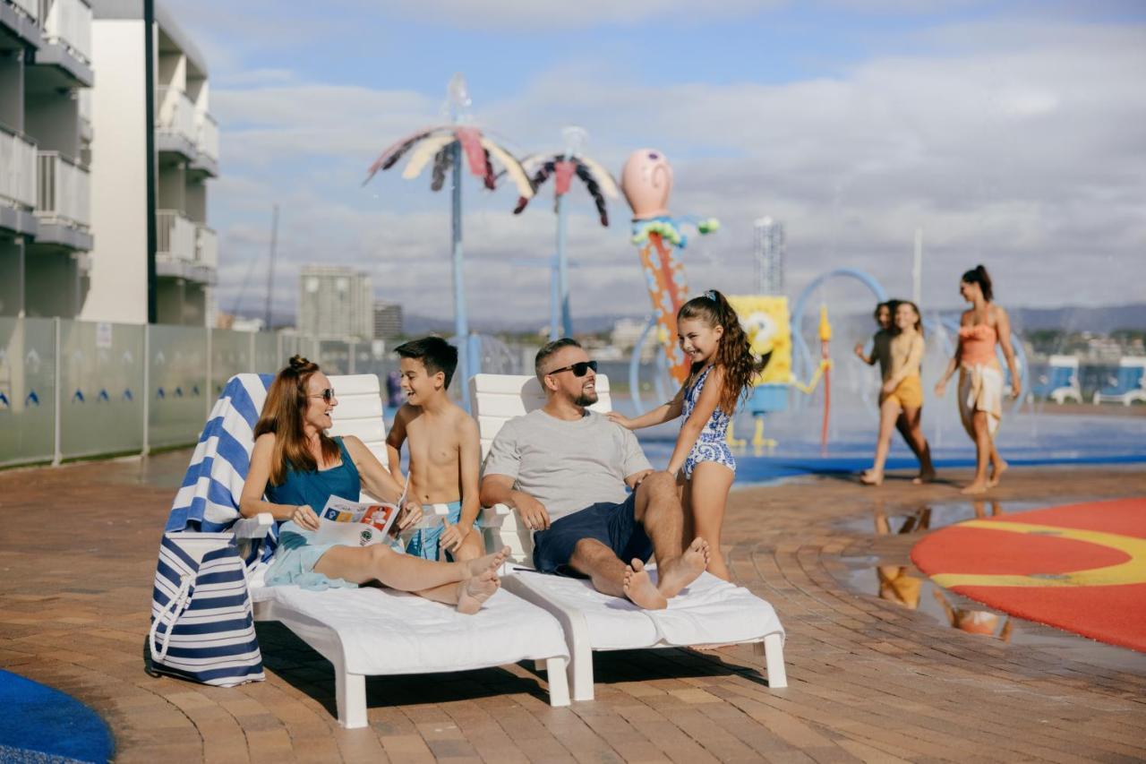 Main Beach Sea World Resort מראה חיצוני תמונה