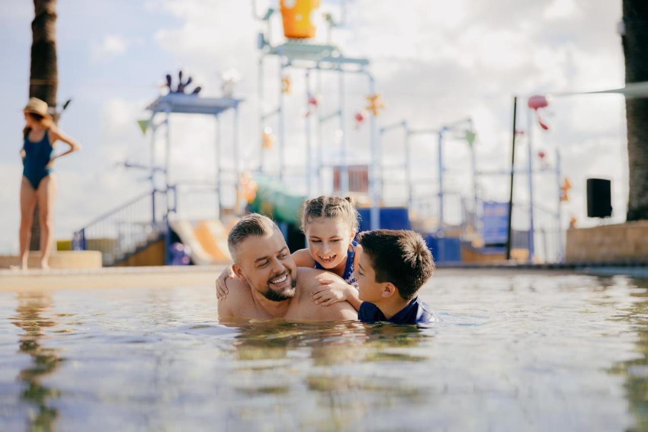 Main Beach Sea World Resort מראה חיצוני תמונה