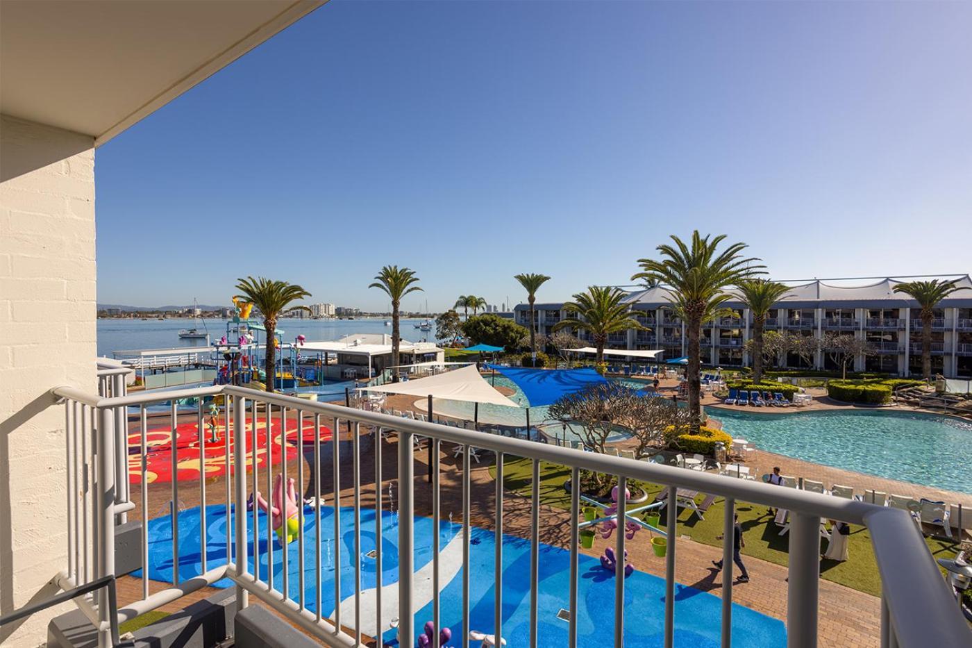Main Beach Sea World Resort מראה חיצוני תמונה
