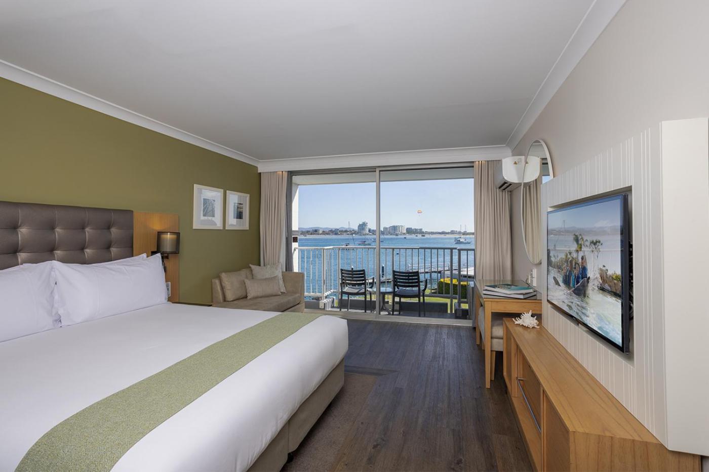 Main Beach Sea World Resort מראה חיצוני תמונה