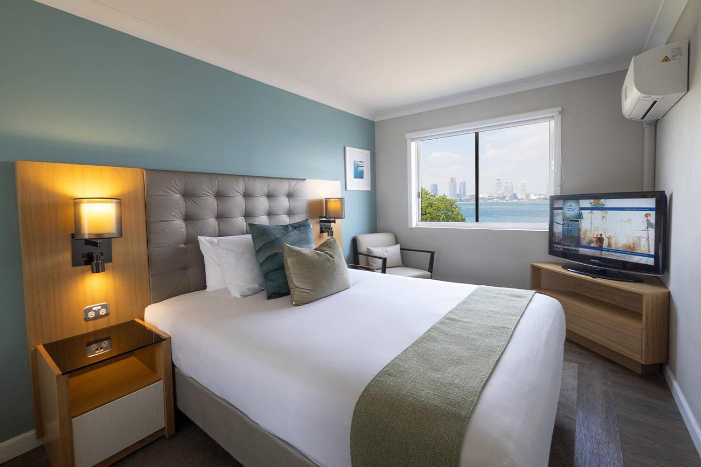 Main Beach Sea World Resort מראה חיצוני תמונה
