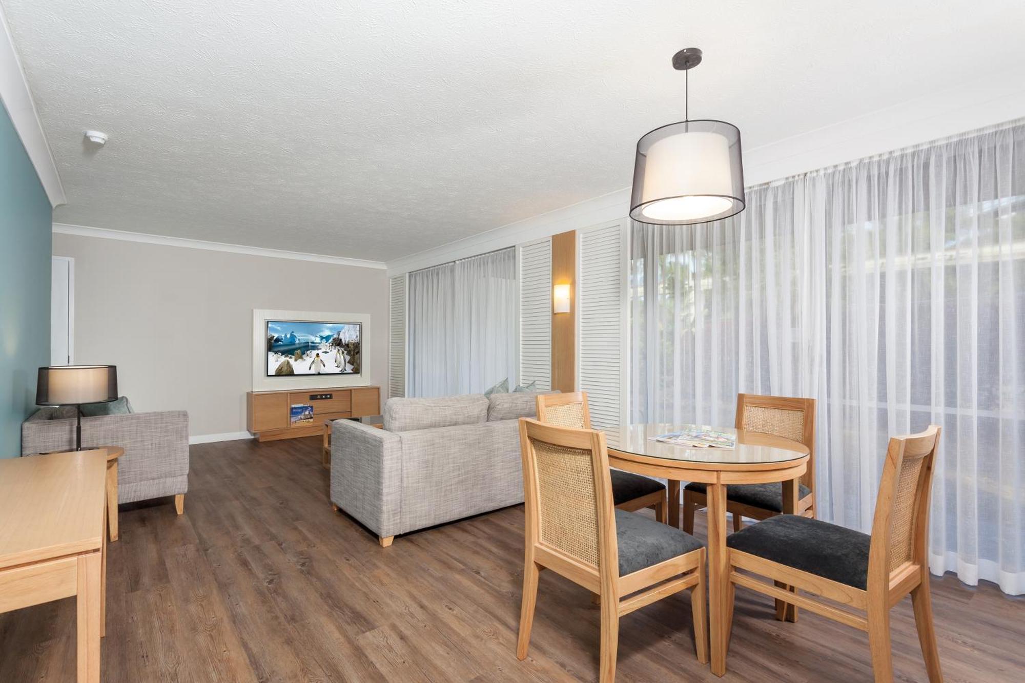 Main Beach Sea World Resort מראה חיצוני תמונה