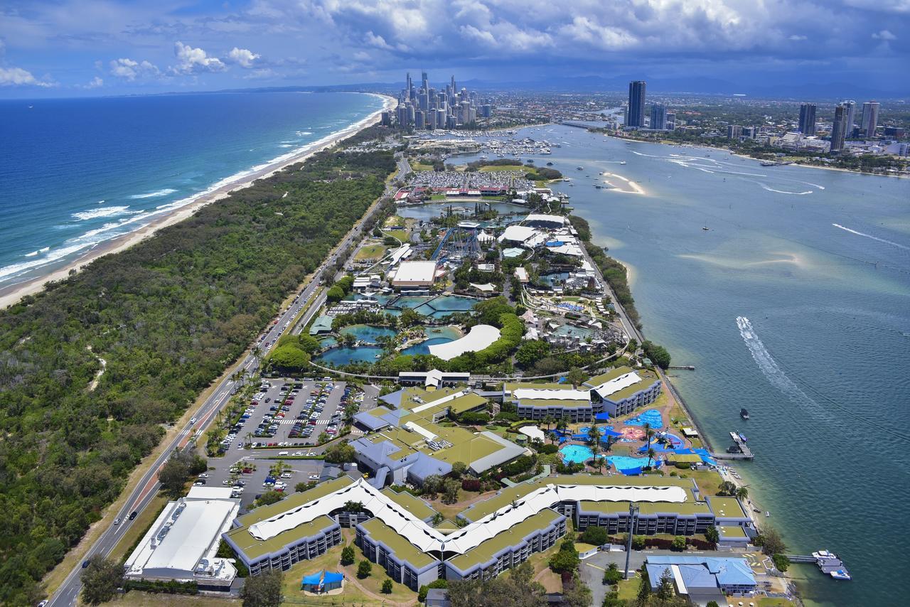 Main Beach Sea World Resort מראה חיצוני תמונה