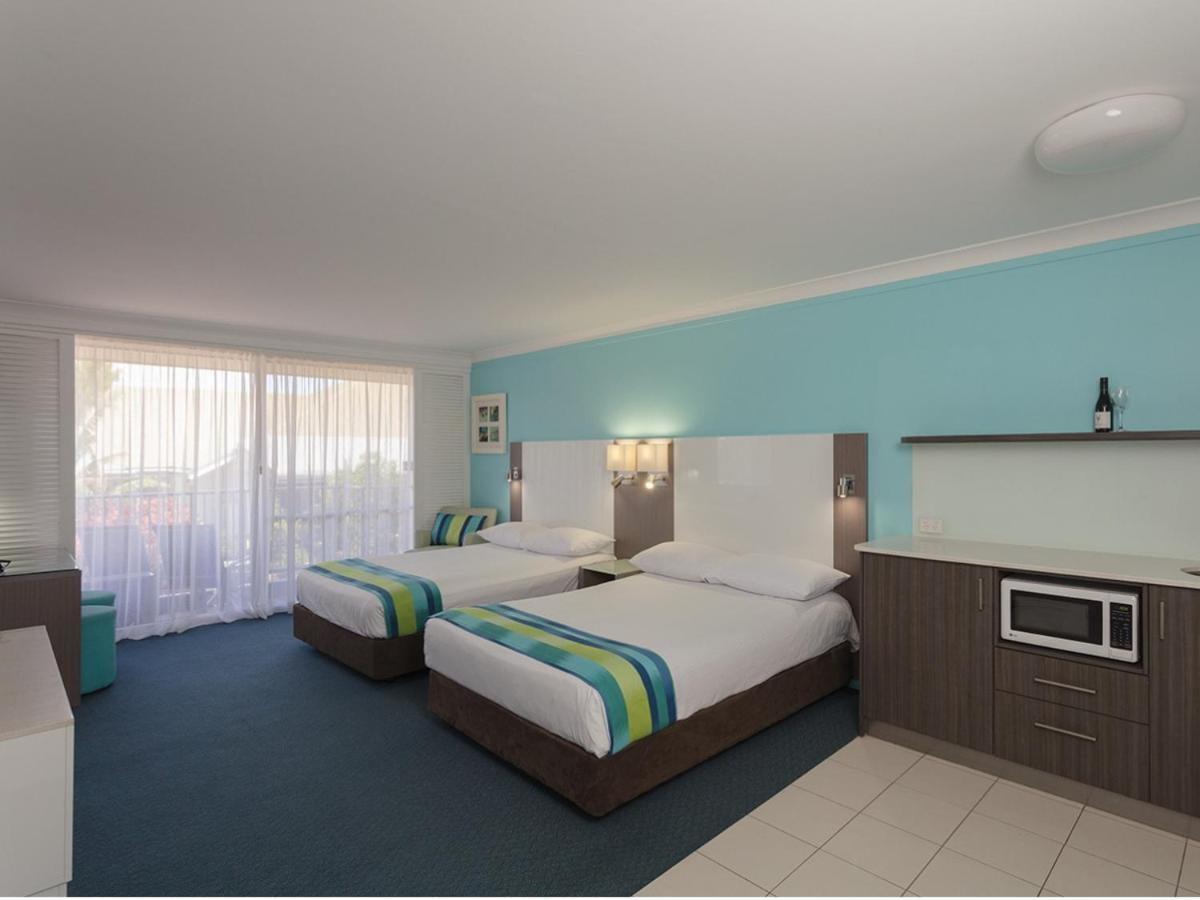 Main Beach Sea World Resort מראה חיצוני תמונה